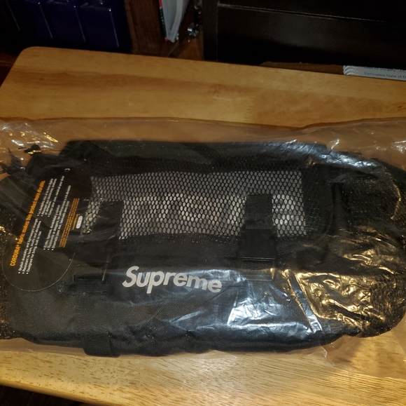 Supreme Waist Bag SS20 - Picture 3 of 3